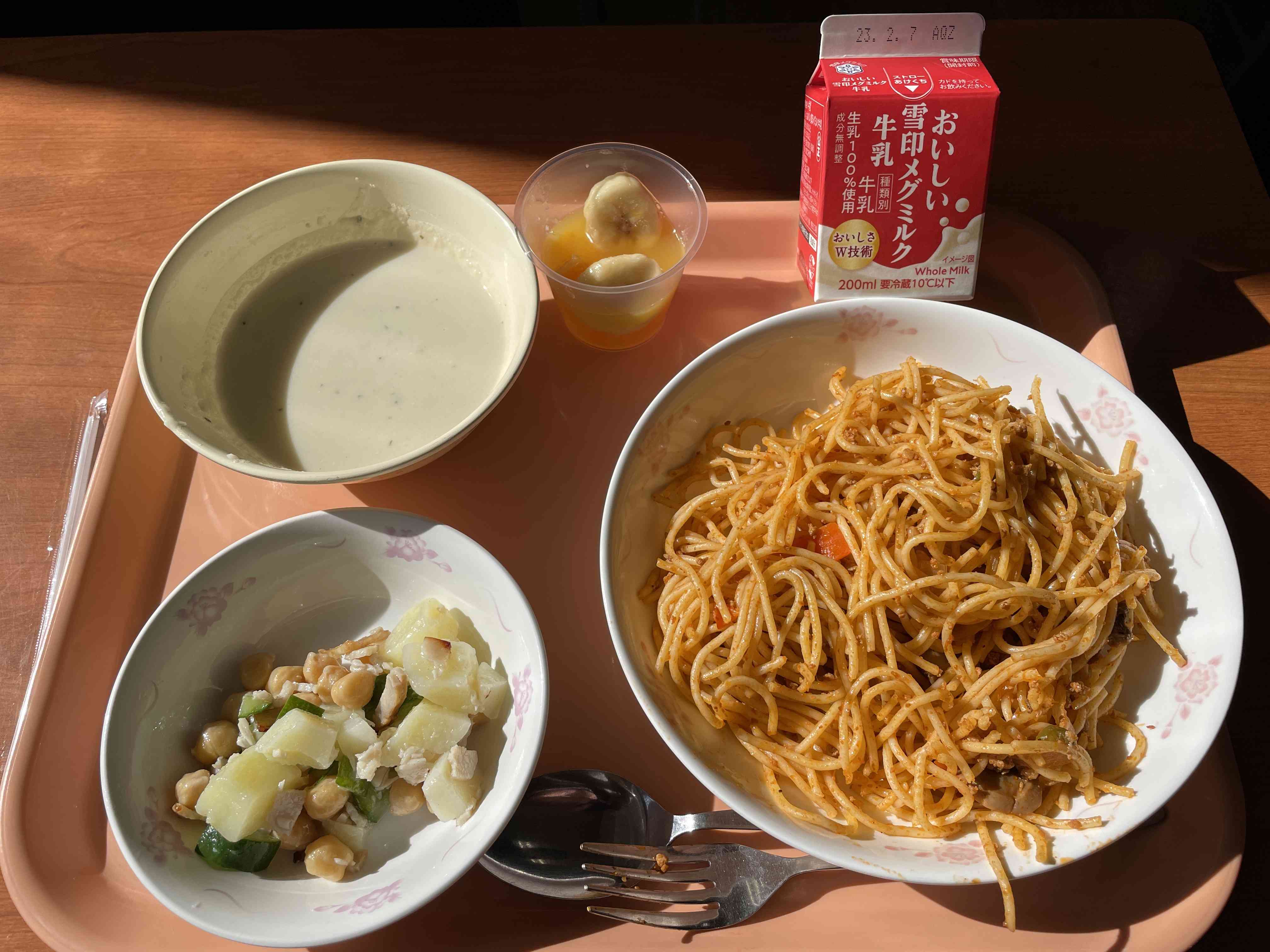 今日の給食 - 江東区立深川第二中学校(南砂仮校舎移転中)